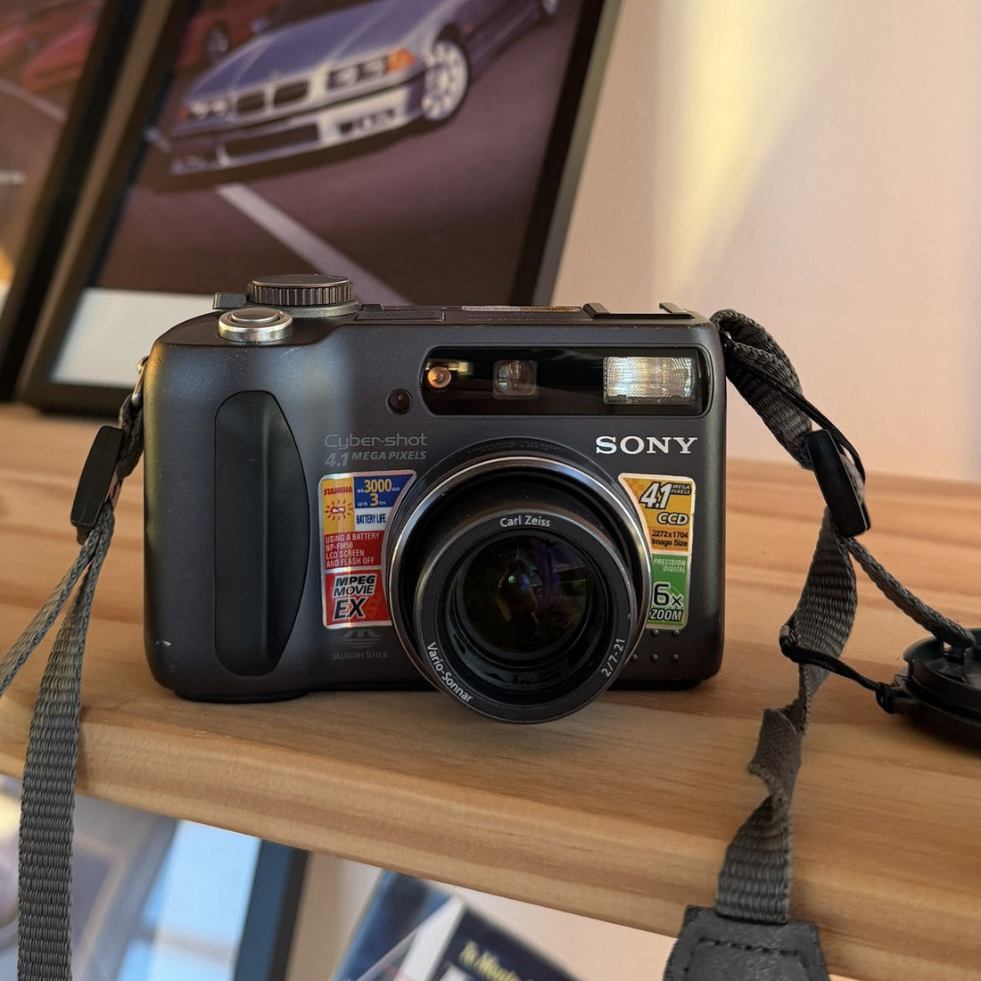 Sony Cyber-shot DSC-S85 Y2K digital camera