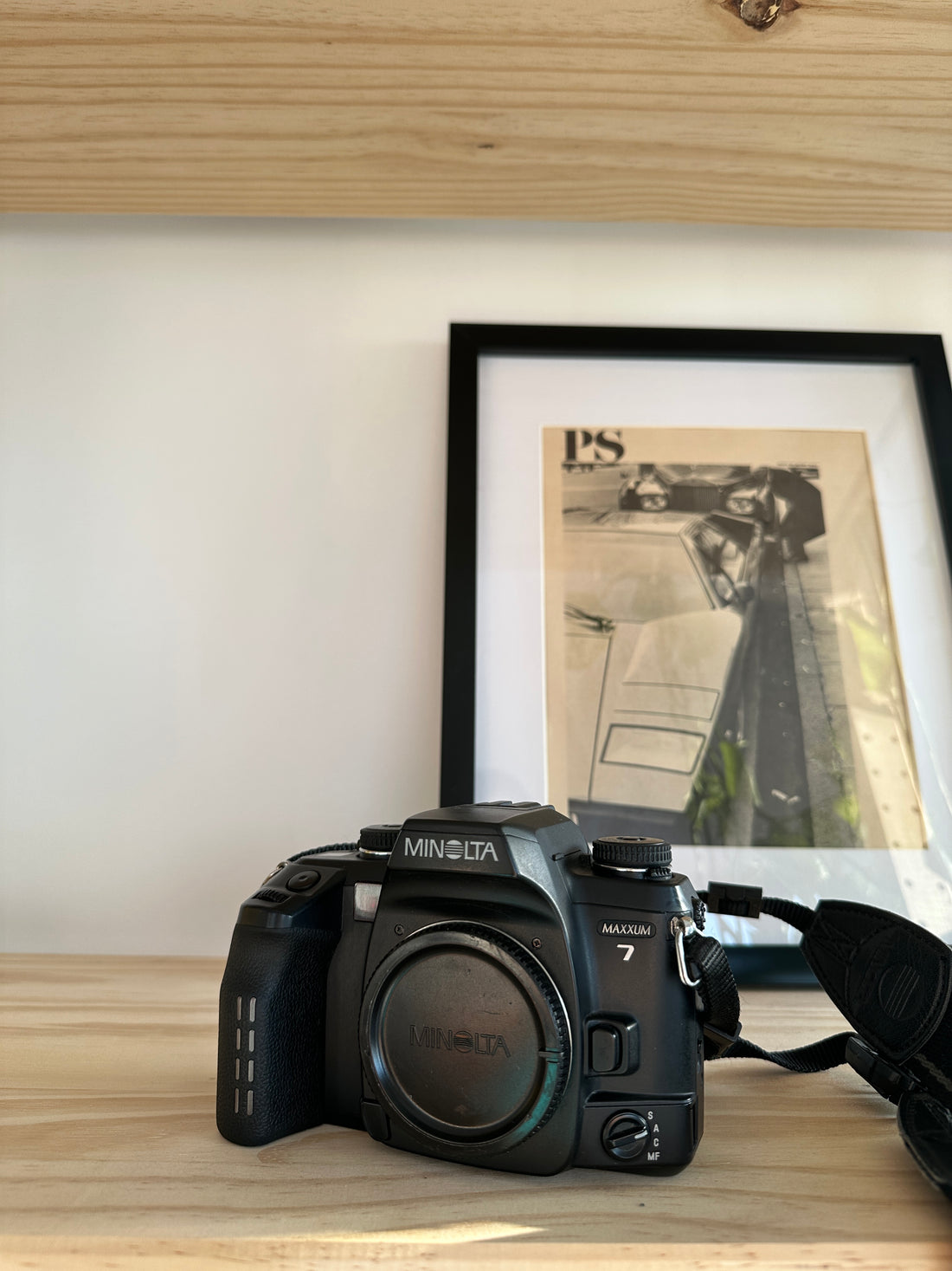 Minolta Maxxum 7 35mm SLR Film Camera
