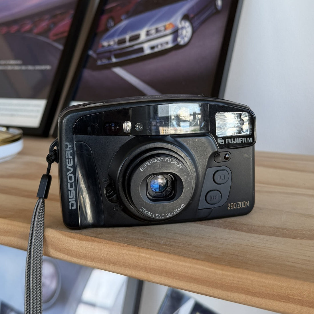 Fujifilm Discovery 290 Zoom Date 35mm point and shoot, front