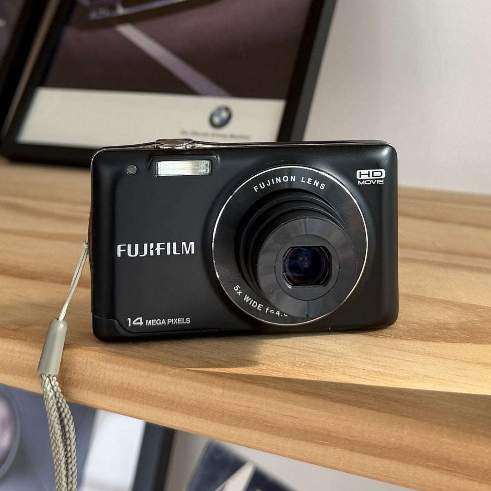 Fujifilm FinePix JX digital camera, front