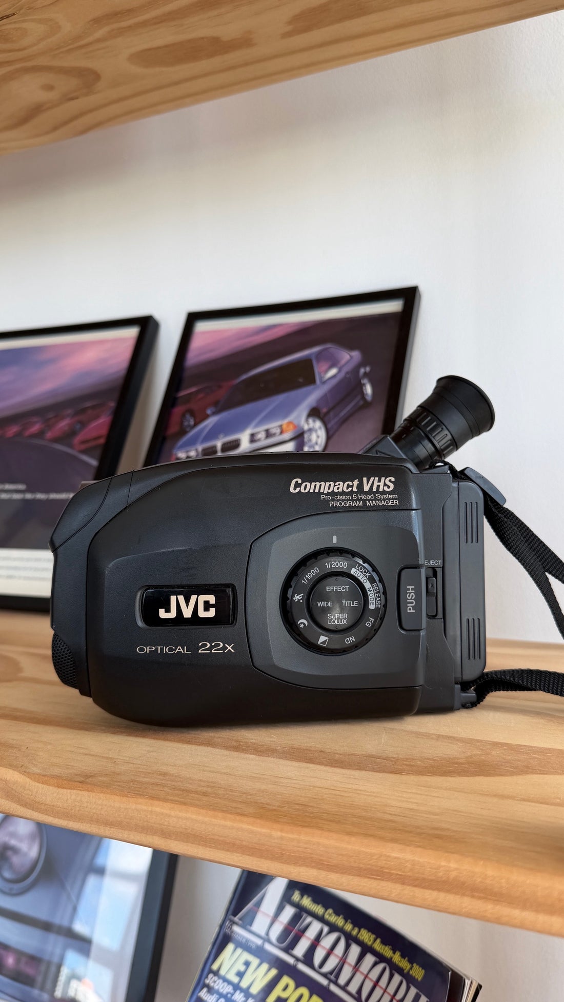 JVC GR-AX47U Compact VHS camcorder side