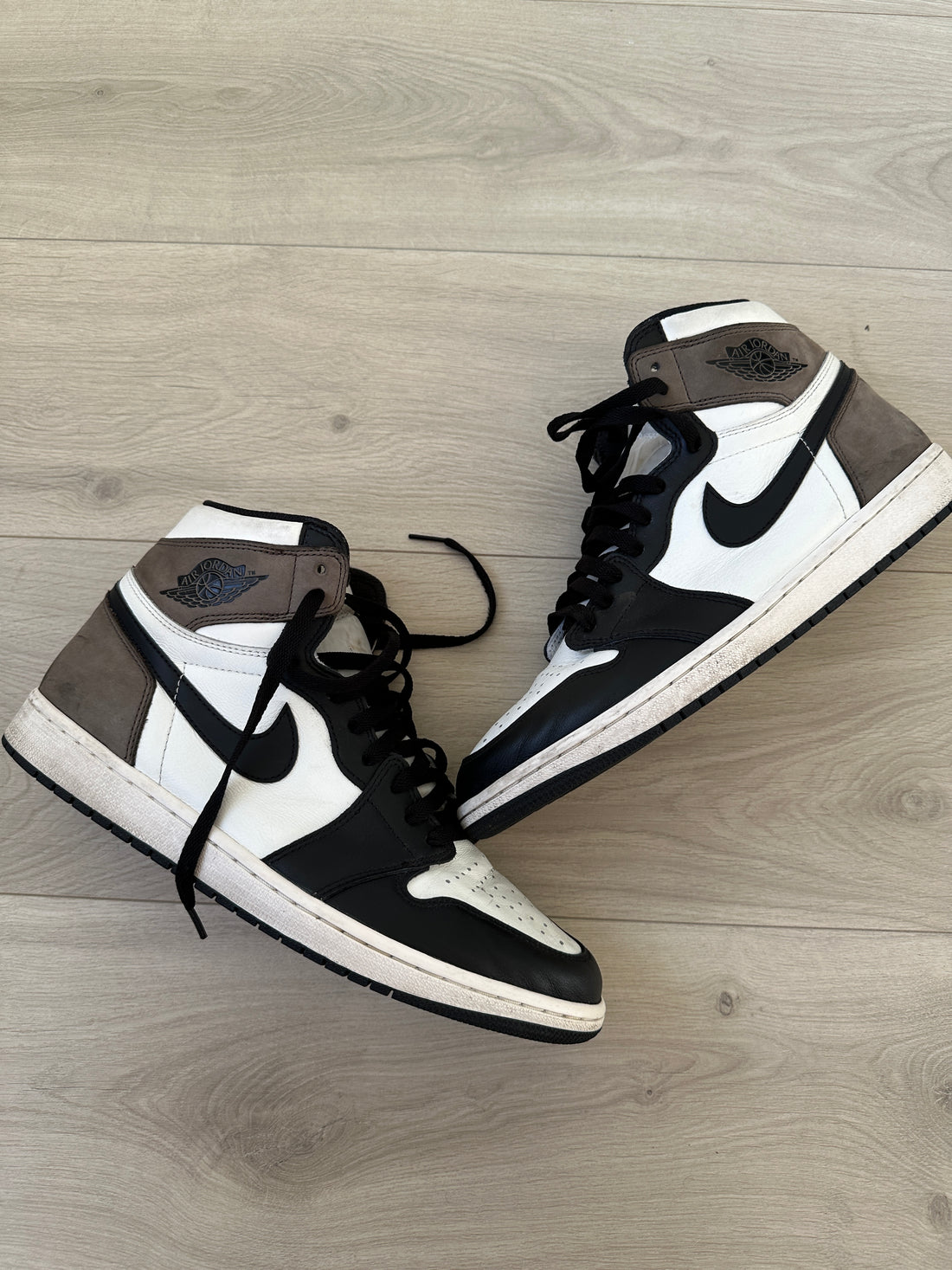 Air Jordan 1 Retro High OG 'Dark Mocha'