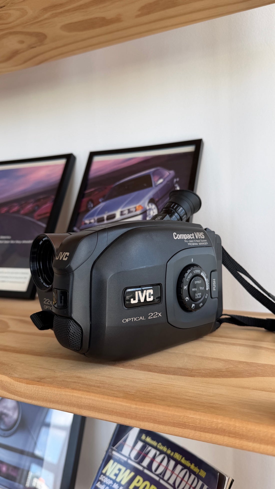 JVC GR-AX47U Compact VHS camcorder