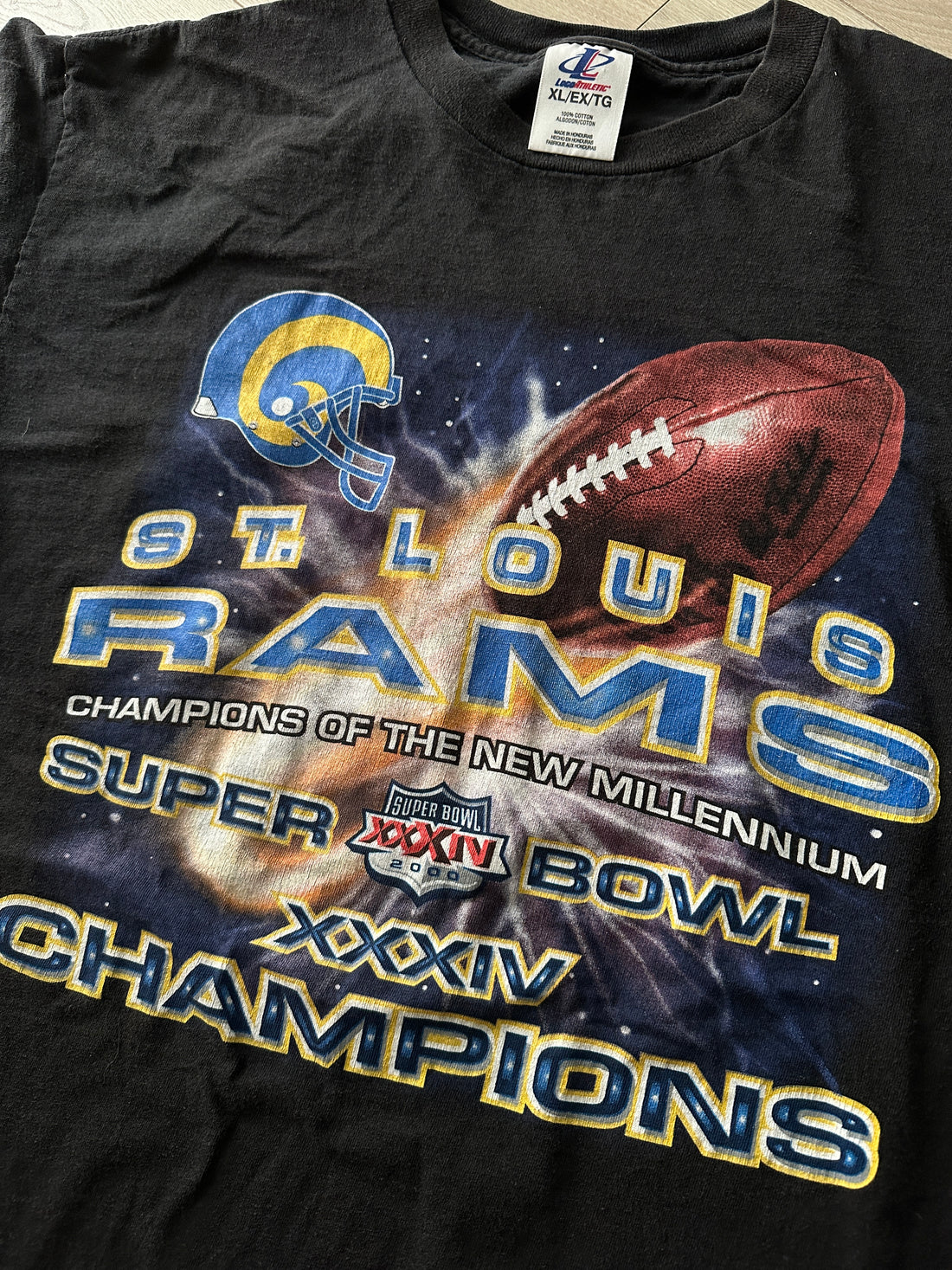 Vintage 2000 St Louis Rams Super Bowl Champs Graphic Tee