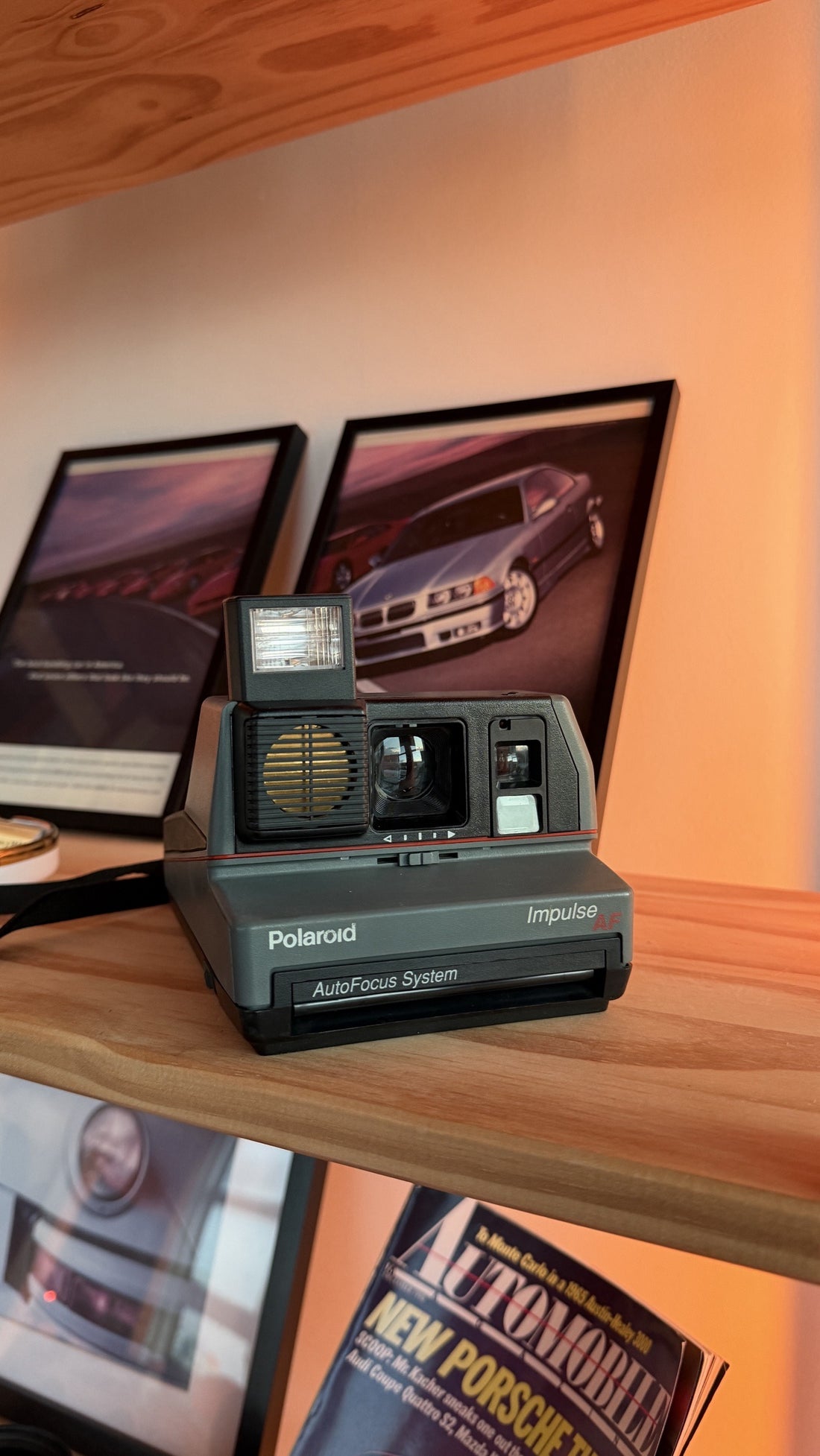 Polaroid Impulse AF three-quarter view