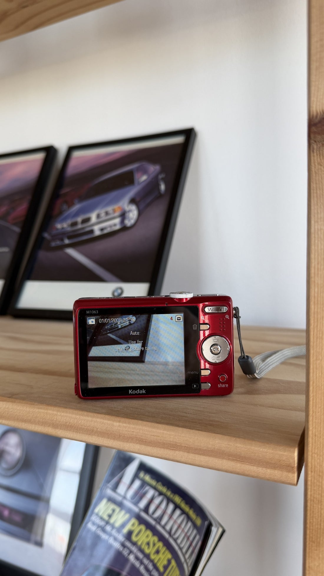 Kodak EasyShare M1063 10.3MP Digital Camera, Red detail 2