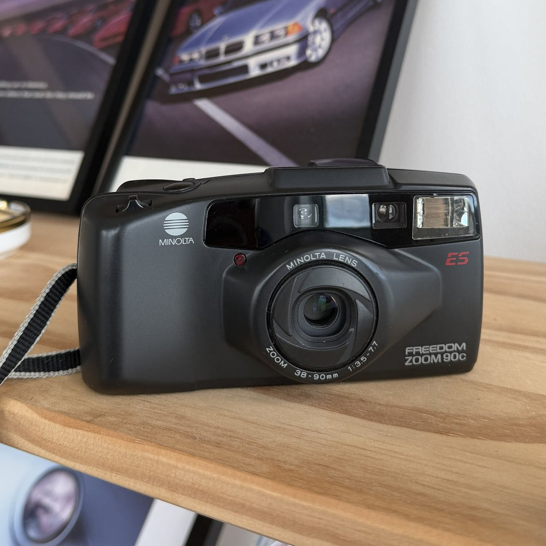 Minolta Freedom Zoom 90c 35mm point and shoot, front