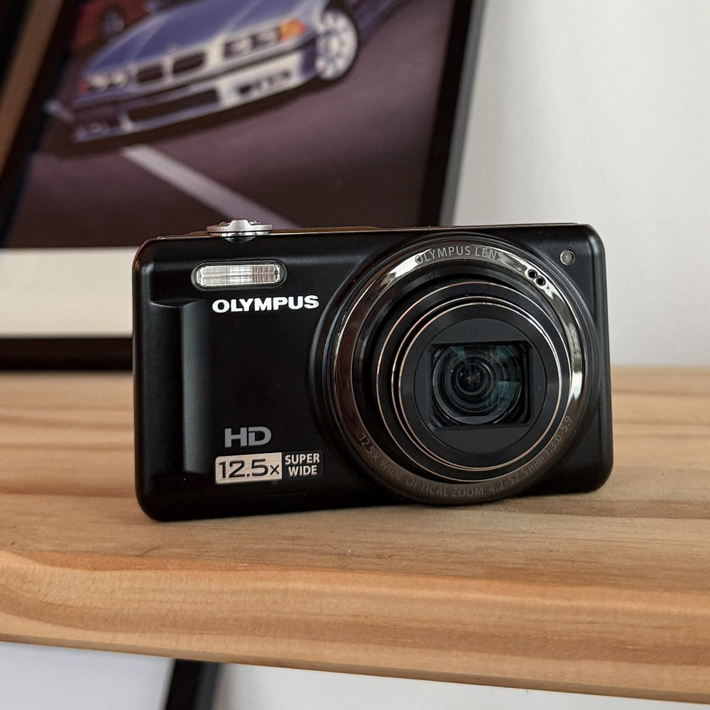 Olympus VR-320 digital camera, front