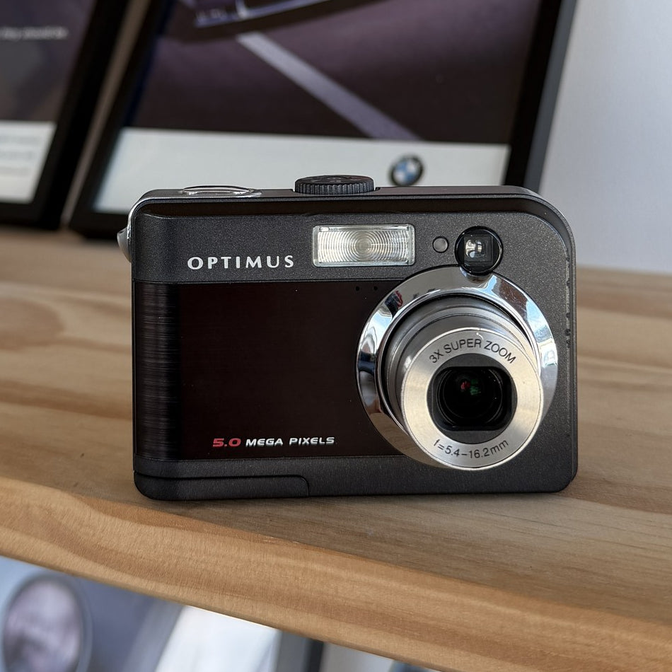 Optimus 5MP digital camera, front