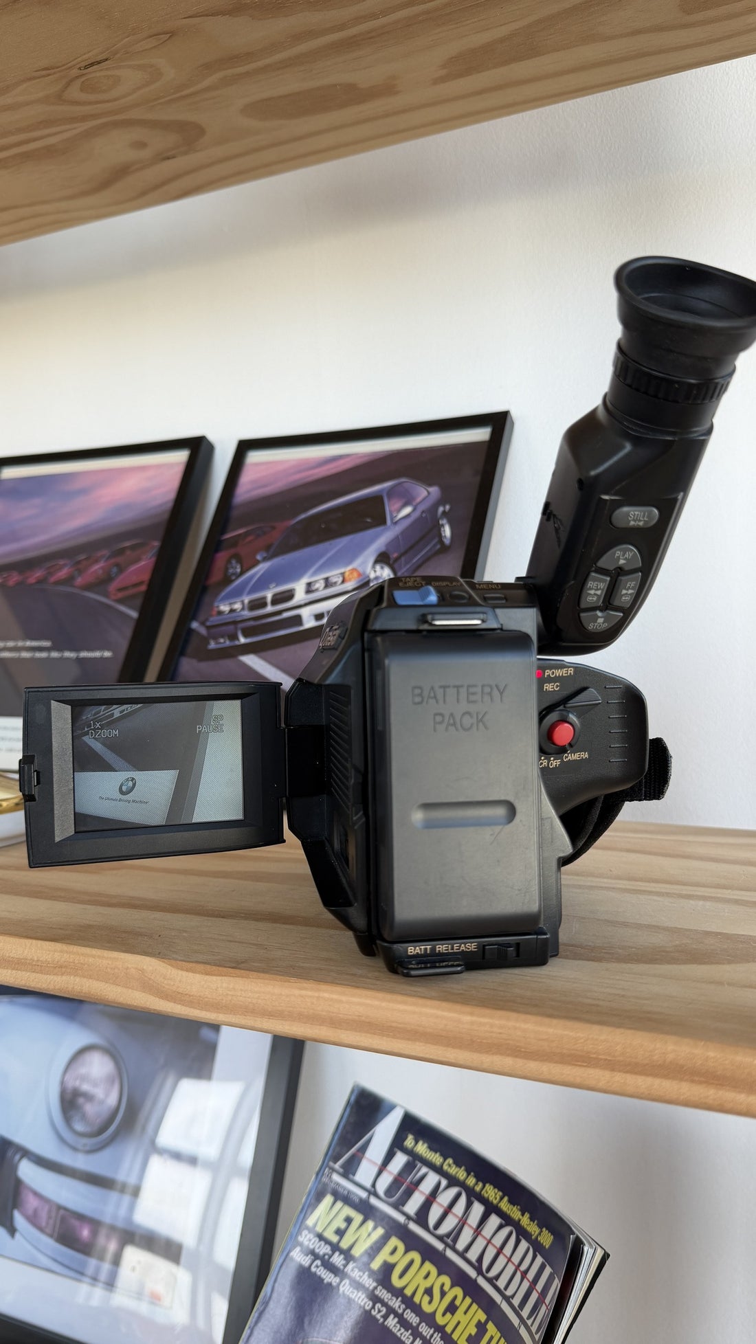 Quasar VM-L459 PalmSight Palmcorder VHS-C Camcorder detail 3