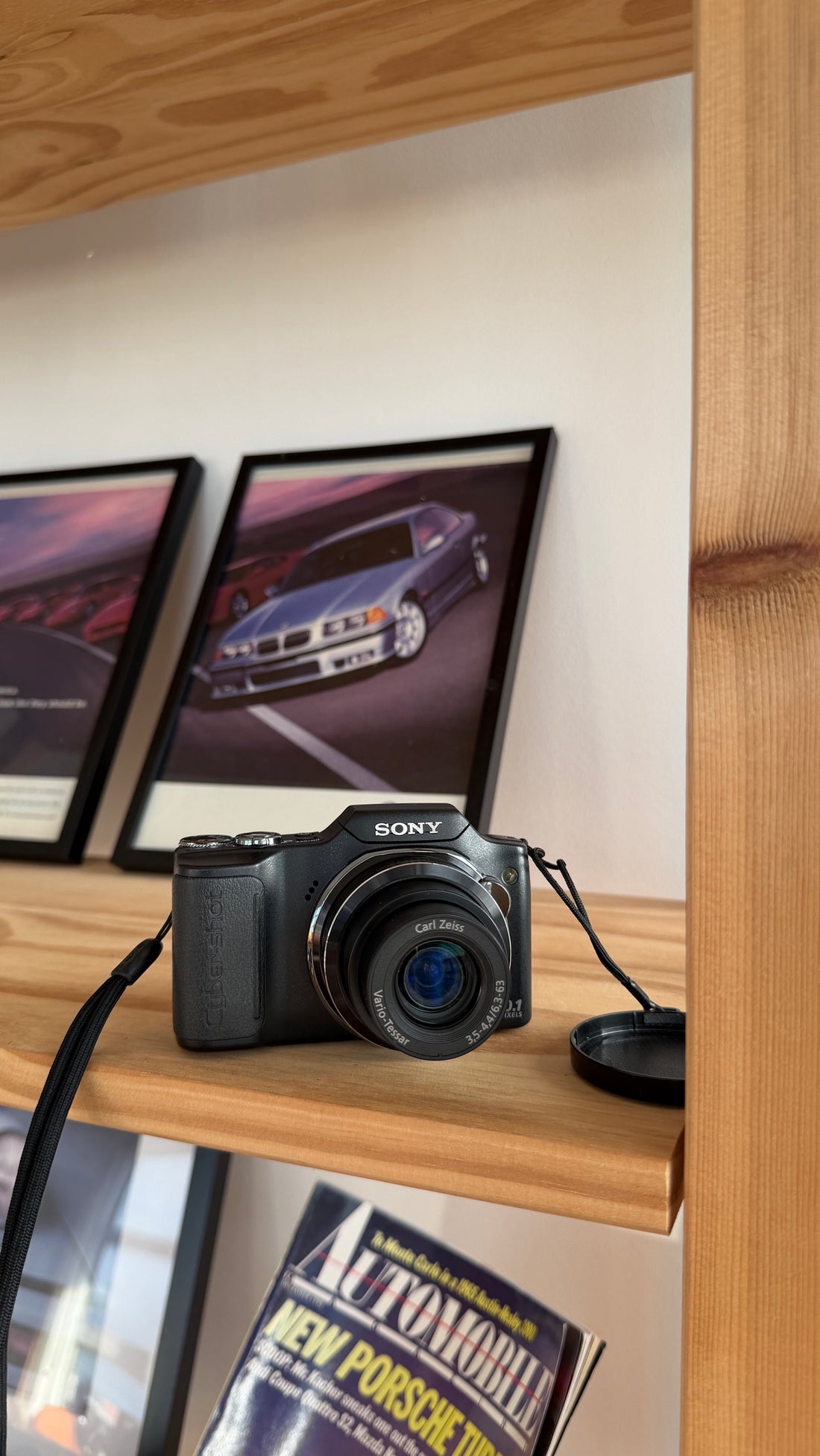 Sony Cyber-shot DSC-H20 digital camera