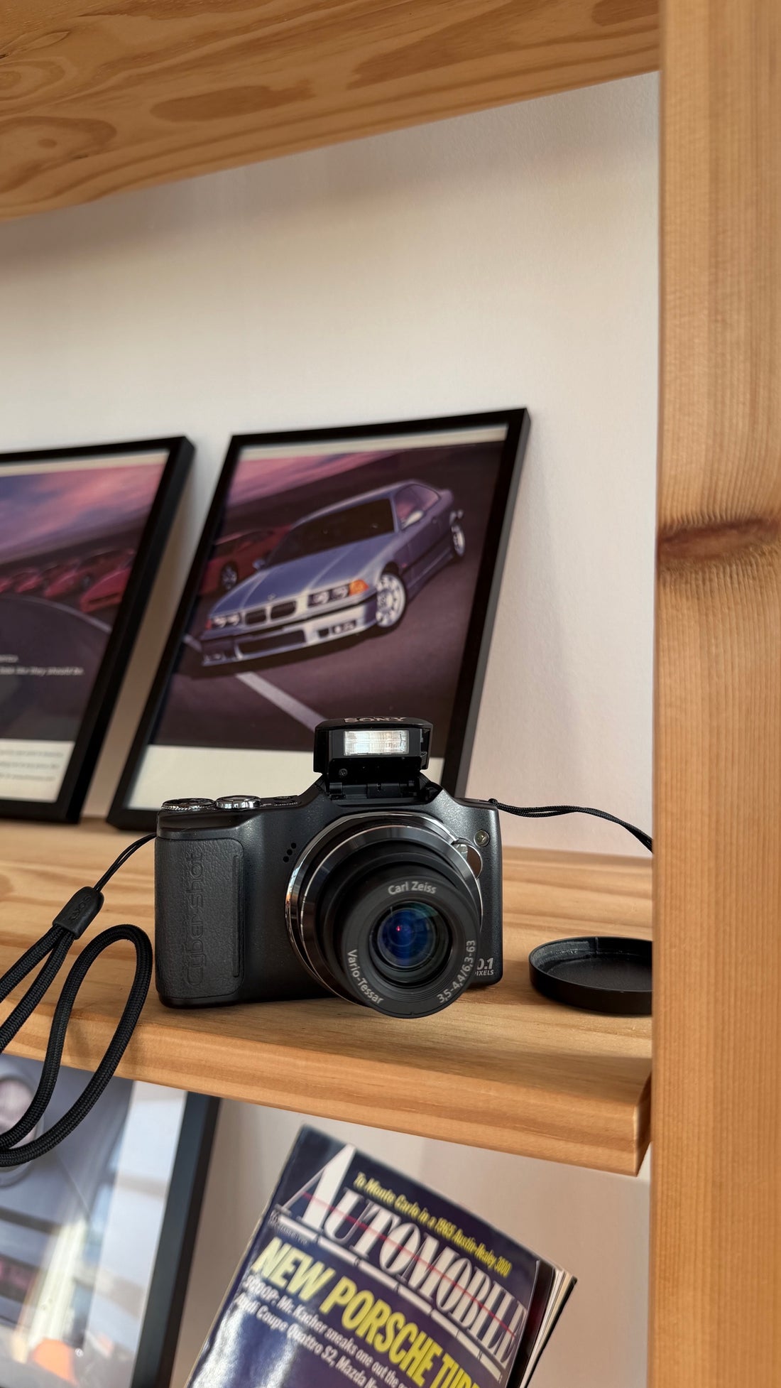 Sony Cyber-shot DSC-H20 digital camera