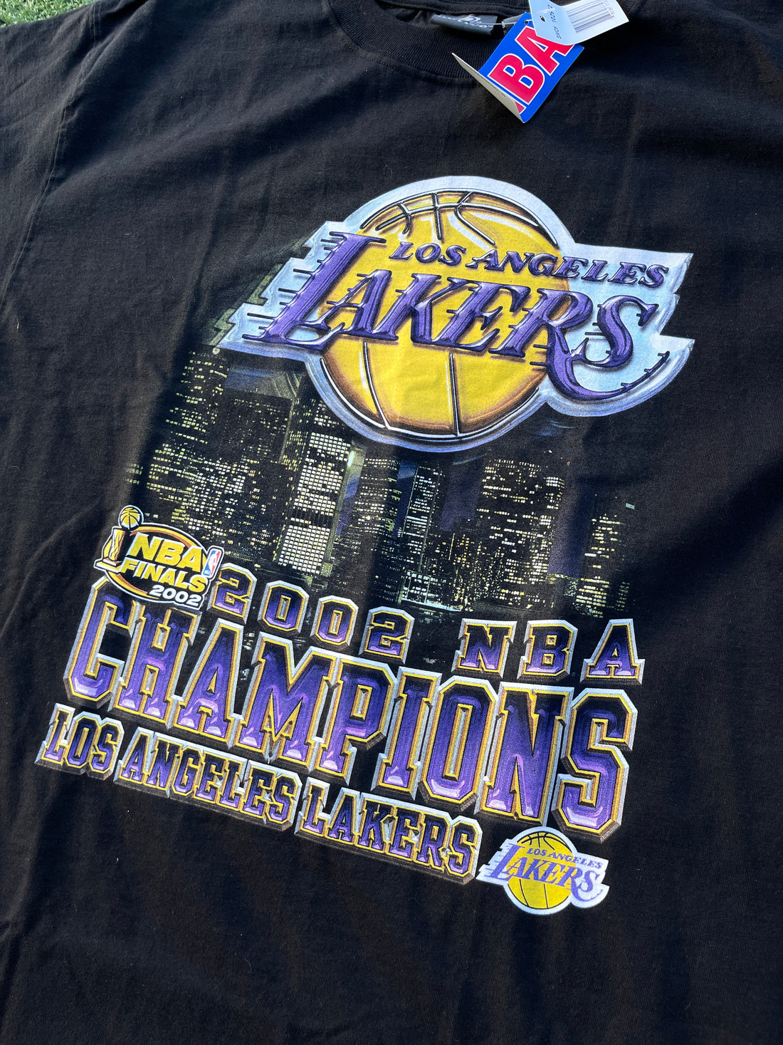 Vintage 2002 Los Angeles Lakers NBA Champions Graphic Tee
